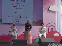 Atalia Praratya Saksikan Aksi Peserta Audisi Emeron Hijab Hunt 2024 di Bandung