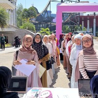 Audisi Emeron Hijab Hunt 2024 telah digelar di Bandung, tepatnya di Trans Studio Mall pada hari Sabtu (20/7/2024) dan Minggu (21/7/2024). Sejumlah muslimah Bandung menunjukkan kecantikan luar dan dalam mereka dengan beragam bakat. Foto: Gresnia/Wolipop.