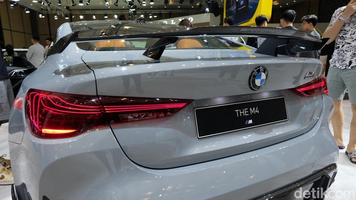 BMW merilis mobil seri-M dan seri 2 di GIIAS 2024. Keduanya adalah BMW M4 Competition Coupè M xDrive dan BMW 218i Gran Coupè M Sport.