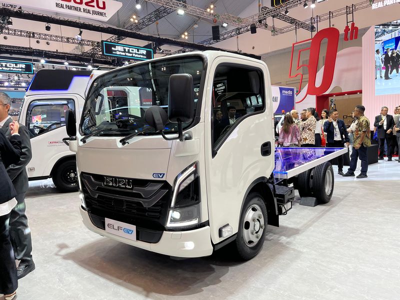 Booth Isuzu di GIIAS 2024