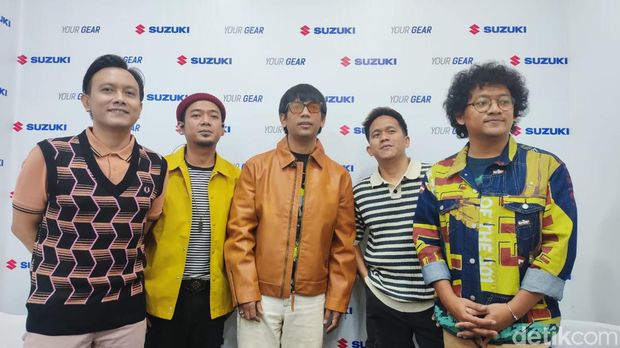 d'Masiv di booth Suzuki.