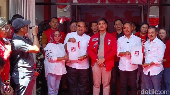 Kaesang Pangarep serahkan Rekomendasi untuk Pilbup Blora dan Cilacap, Sabtu (20/7/2024).