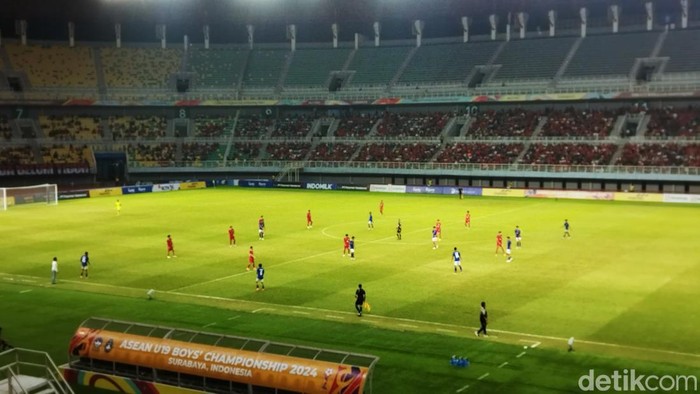 Laga Indonesia vs Kamboja Piala AFF U-19 di Stadion GBT Surabaya.