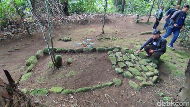 Lokasi Situs Keramat Depok di Desa Sukamaju, Kecamatan Cihaurbeuti, Kabupaten Ciamis.