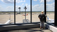 Kesalahan pada update yang dikeluarkan perusahaan keamanan siber CrowdStrike ke Microsoft Windows, menyebabkan efek masif dan mengerikan di sistem TI global. Windows jadi tumbang dan berbagai industri mulai perbankan hingga maskapai diterpa gangguan.