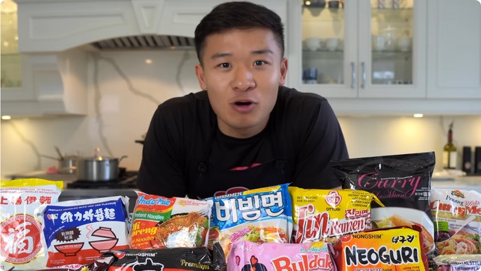 rating mie instan menurut YouTuber