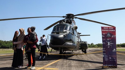 Warga Serbu Pameran Alutsista TNI AU di Makassar
