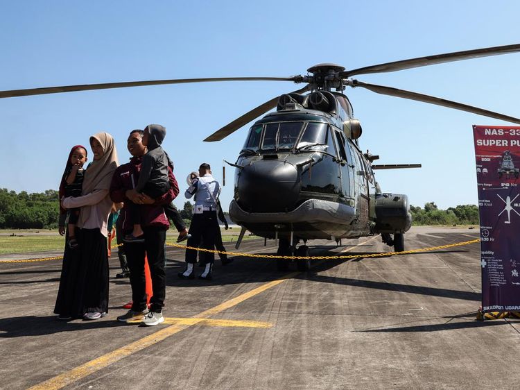 Warga Serbu Pameran Alutsista TNI AU di Makassar