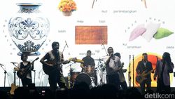 Sal Priadi Dari Planet Lain ke We The Fest 2024 Sal Priadi Dari Planet Lain ke We The Fest 2024