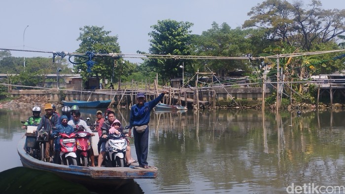 Perahu eretan di Kapuk Muara, Jakarta Utara, 20 Juli 2024. (Brigitta Belia Permata Sari/detikcom)