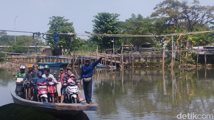 Perahu eretan di Kapuk Muara, Jakarta Utara, 20 Juli 2024. (Brigitta Belia Permata Sari/detikcom)