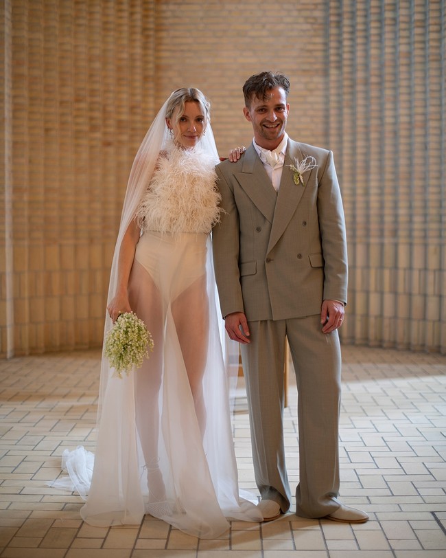 Gayanya jadi perdebatan bukan hanya dianggap terlalu seksi tapi juga memperlihatkan pakaian dalam. Foto: Instagram Pernille Rosenkilde