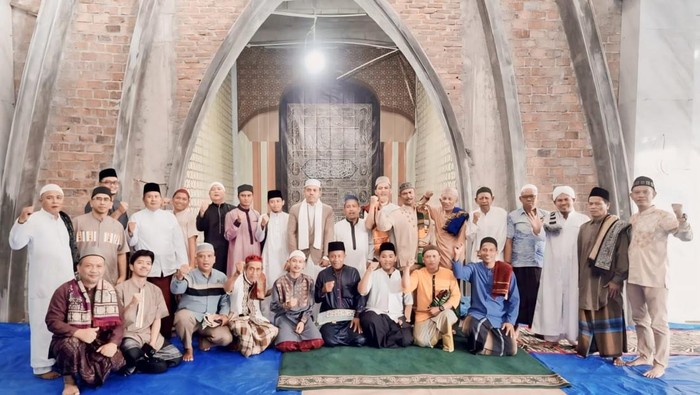 Santri mendoakan Nikson Nababan menjadi Gubernur Sumut