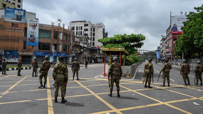 Ketegangan di Bangladesh Melonjak Saat 300 Polisi Terluka dalam Bentrokan dengan Demonstran, Tentara Dikerahkan