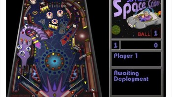 Salah satu game favorit jaman dulu nih, yakni Pinball. Foto: (NostalgiaFolder via Bored Panda).