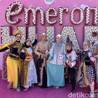 Para peserta tampil maksimal saat audisi Emeron Hijab Hunt 2024 di Bandung. Ada yang bernyanyi dan menampilkan suara emasnya, dakwah hingga tarian Bollywood. Foto: Dok. Gresnia/Wolipop.
