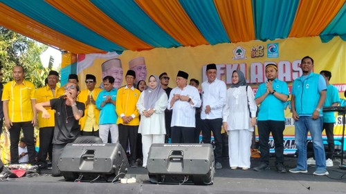 Deklarasi duet Mahmud Abdullah-Burhanudin Jafar untuk maju di Pilbup Sumbawa 2024, Minggu (21/7/2024).