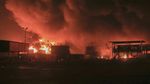 Depot Bahan Bakar di Pelabuhan Yaman Terbakar Usai Diserang Israel