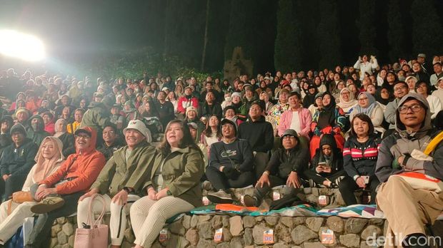 Festival musik Jazz Gunung 2024 yang dimulai dari Jumat (19-20/07/2024) bertepat di Hotel Jiwa Jawa di Desa Jetak, Kecamatan Sukapura, Kabupaten Probolinggo, berlangsung sangat meriah dan seru