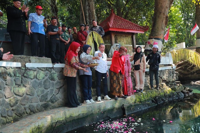 Gelaran Gebyar Gedaren di Desa Gedaren, Kecamatan Jatinom, Kabupaten Klaten, Sabtu (20/7/2024).