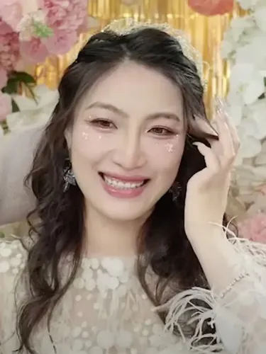 Le Chuanqu alias Qu Qu, influencer percintaan viral jadi kontroversi.