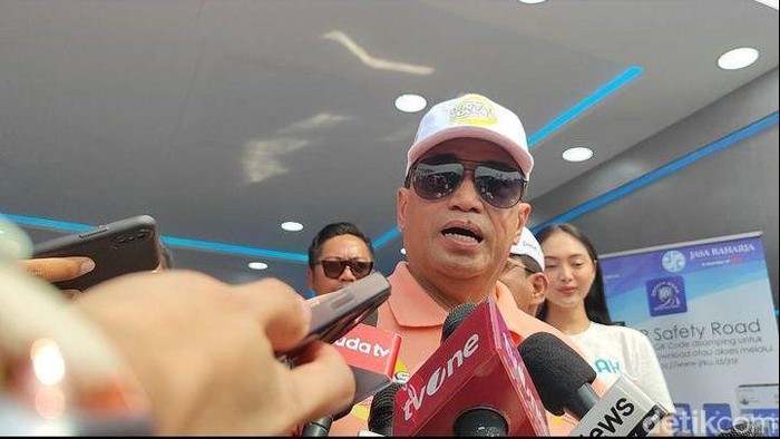 Insiden Nahas di Bali: Heli Terjatuh karena Tali Layangan, Menhub Serukan Prioritas Keselamatan