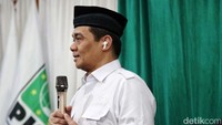 Ketua DPD Gerindra Jakarta Ariza Patria juga hadir dalam acara peringatan Hari Lahir ke-26 PKB. 