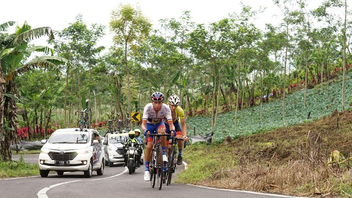 Pembalap sepeda Tour de Ijen Banyuwangi