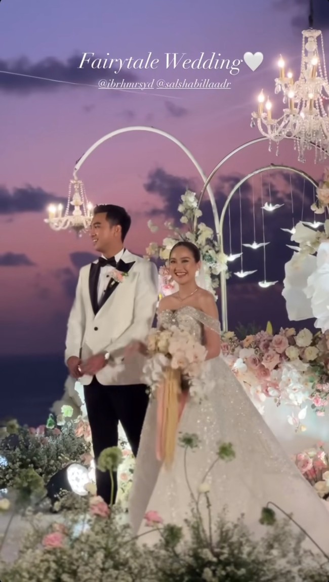 Salshabilla Adriani Salshabilla Adriani dan Ibrahim Risyad gelar resepsi di Bali.