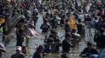 Serunya Festival Berebut Ikan di Klaten