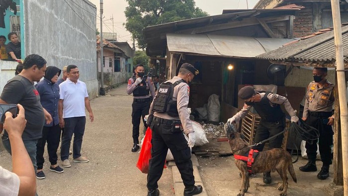 Anjing Pelacak K9 Dikerahkan Dalami Misteri Kematian Pria Ditemukan Terikat dan Dimutilasi Biawak di Bantargebang