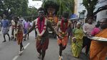 Bikin Ngilu! Umat Hindu India Gelar Festival Aadi