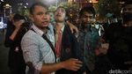 Potret Demo Ricuh di Patung Kuda, Massa Disemprot Air