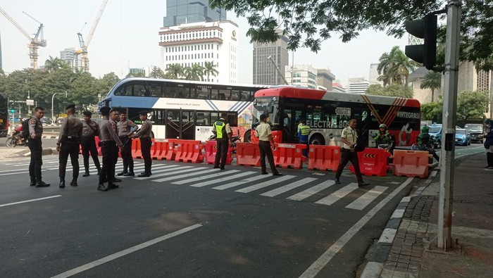 Jelang Demo BEM SI, Lalin di Kawasan Patung Kuda Jakpus Ditutup