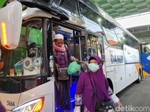 Calon Haji Tertua di Embarkasi Surabaya Usia 107 Tahun, Termuda 18 Tahun