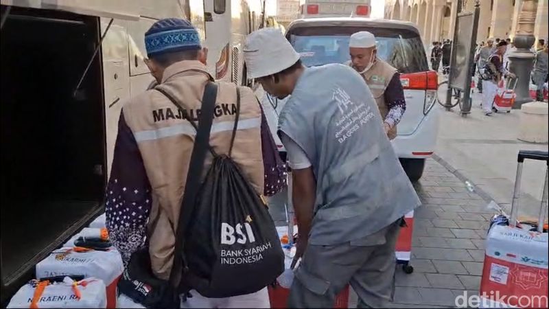 Jemaah haji kloter KJT-30 bersiap bertolak ke Tanah Air, Minggu (21/7/2024).