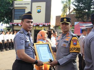 Kapolres Kediri Kota Beri Penghargaan untuk 6 Personel dan 12 Mitra Polri