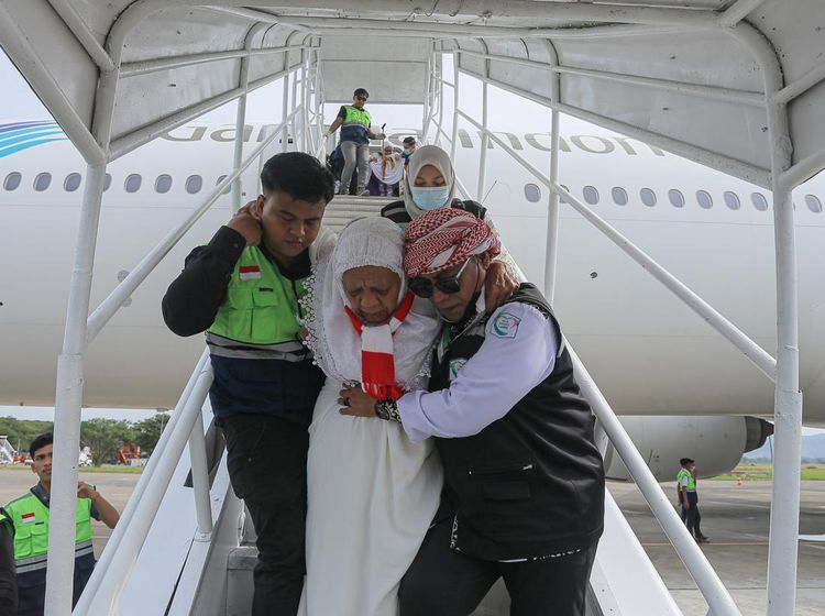 Jemaah Haji Kloter Terakhir Asal Aceh Tiba di Tanah Air