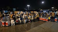 Jemaah haji kloter terakhir ini diberangkatkan dari Madinah pada dini hari ini, Senin (22/7/2024), pukul 01.00 Waktu Arab Saudi (WAS). Kemudian, mereka dijadwalkan akan mendarat di Bandara Kertajati, pada pukul 15.15 WIB hari ini. (Foto: Dok Media Center Haji 2024)