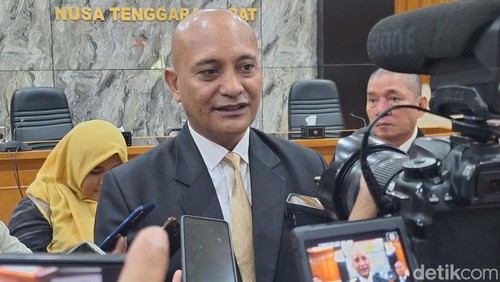 Ketua Asosiasi Travel Agent Indonesia (Astindo) NTB Sahlan M Saleh saat diwawancarai awak media, Senin (22/7/2024).