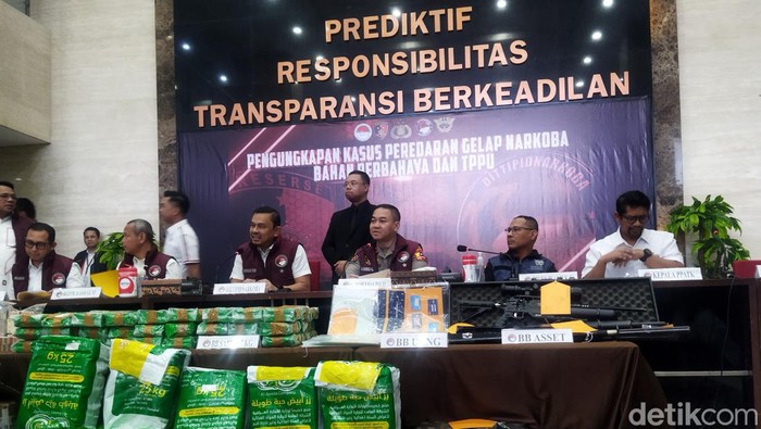 Konferensi Pers Direktur Tindak Pidana Narkoba Bareskrim Polri, Brigjen Mukti Juharsa