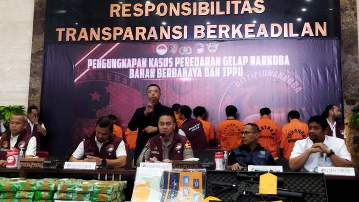 Konferensi pers kasus TPPU bandar narkoba (Kurniawan/detikcom)
