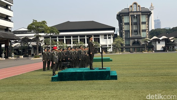 KSAD memimpin upacara tradisi penerimaan perwira remaja TNI AD