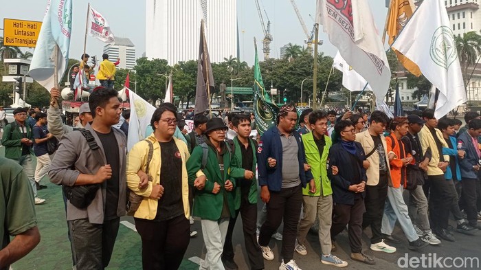 Aspirasi Bergema: Tuntutan 12 Poin dari Mahasiswa untuk Refleksi Dekade Kepemimpinan Jokowi