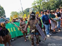 Masyarakat Suku Awyu dan Moi Gelar Aksi di Depan Gedung MA