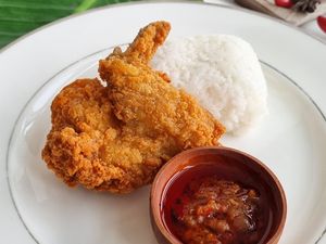 Renyah Juicy 5 Paket Nasi Ayam Hemat di Minimarket Mulai Rp 13.000
