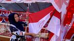 Pedagang Pernak-Pernik Agutusan Mulai Ramai di Surabaya