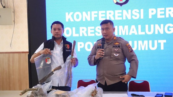 Polres Simalungun saat merilis kasus penangkapan masyarakat adat. (Foto: Dok. Polres Simalungun)