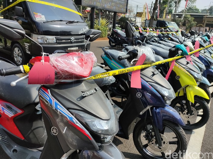 Sepeda motor hasil penggelapan yang hendak dikirim ke Afrika