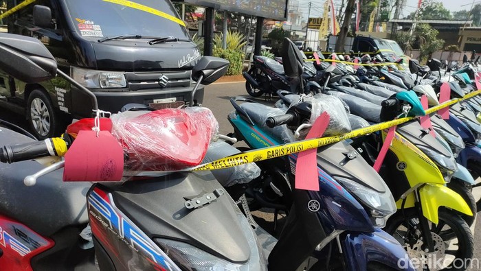 Sepeda motor hasil penggelapan yang hendak dikirim ke Afrika